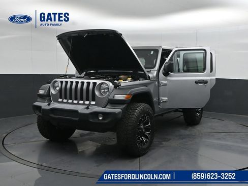 Used 2018 Jeep Wrangler Unlimited Sport AWD/4WD image 55