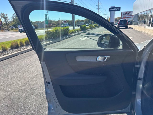 Used 2024 Volvo XC40 B5 Plus w/ Climate Package AWD/4WD image 18