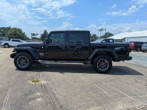 Used 2020 Jeep Gladiator Overland AWD/4WD image 7