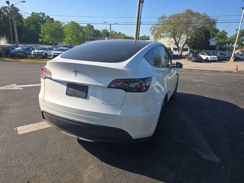 Used 2023 Tesla Model Y Long Range image 7