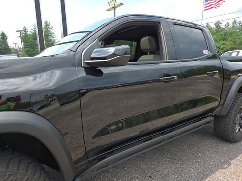 Used 2025 Chevrolet Colorado ZR2 AWD/4WD image 41