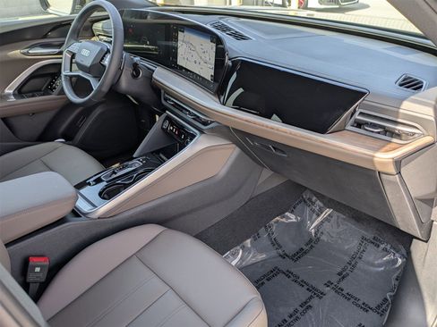 New 2025 Audi Q5 Premium image 9