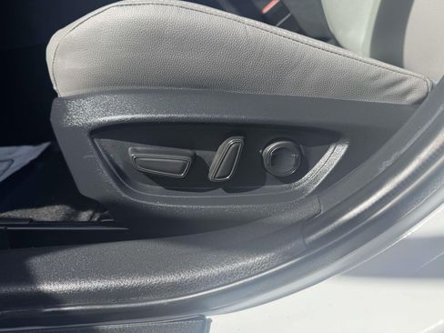 Used 2026 Toyota Camry SE FWD image 17