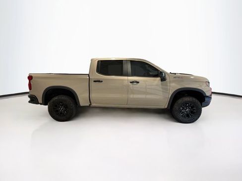 Used 2023 Chevrolet Silverado 1500 ZR2 w/ Technology Package image 8