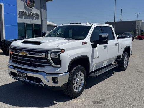Used 2024 Chevrolet Silverado 3500 LTZ w/ LTZ Plus Package image 12