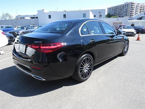 Used 2025 Mercedes-Benz C 300 4MATIC Sedan image 4