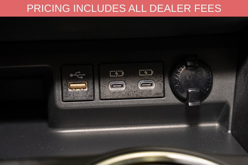 Used 2023 Toyota Highlander XSE AWD/4WD image 18