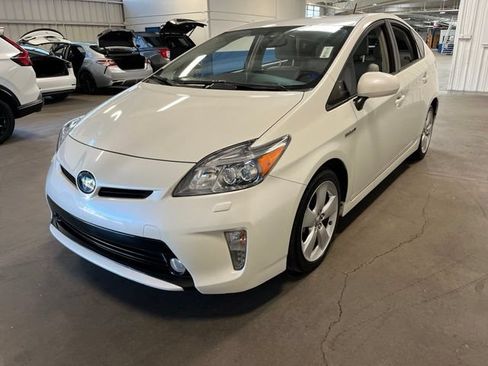 Used 2015 Toyota Prius Five w/ Advanced Technology Package FWD image 7