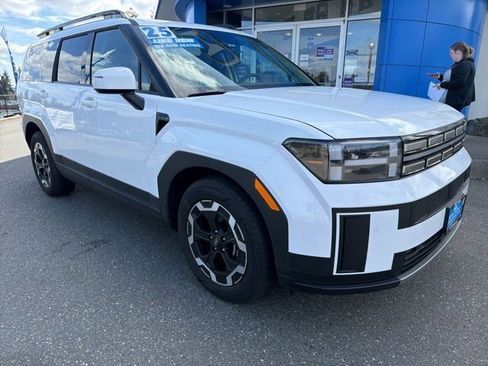 Used 2025 Hyundai Santa Fe SEL image 2