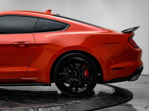 Used 2022 Ford Mustang Shelby GT500 w/ Technology Package RWD image 7