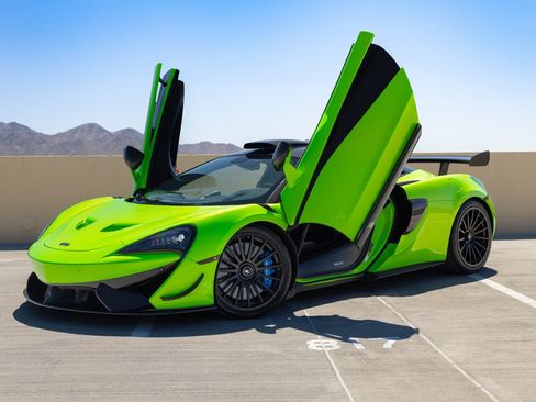 Used 2020 McLaren 620R RWD image 11