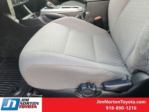 Used 2022 Toyota Tacoma SR5 RWD image 25