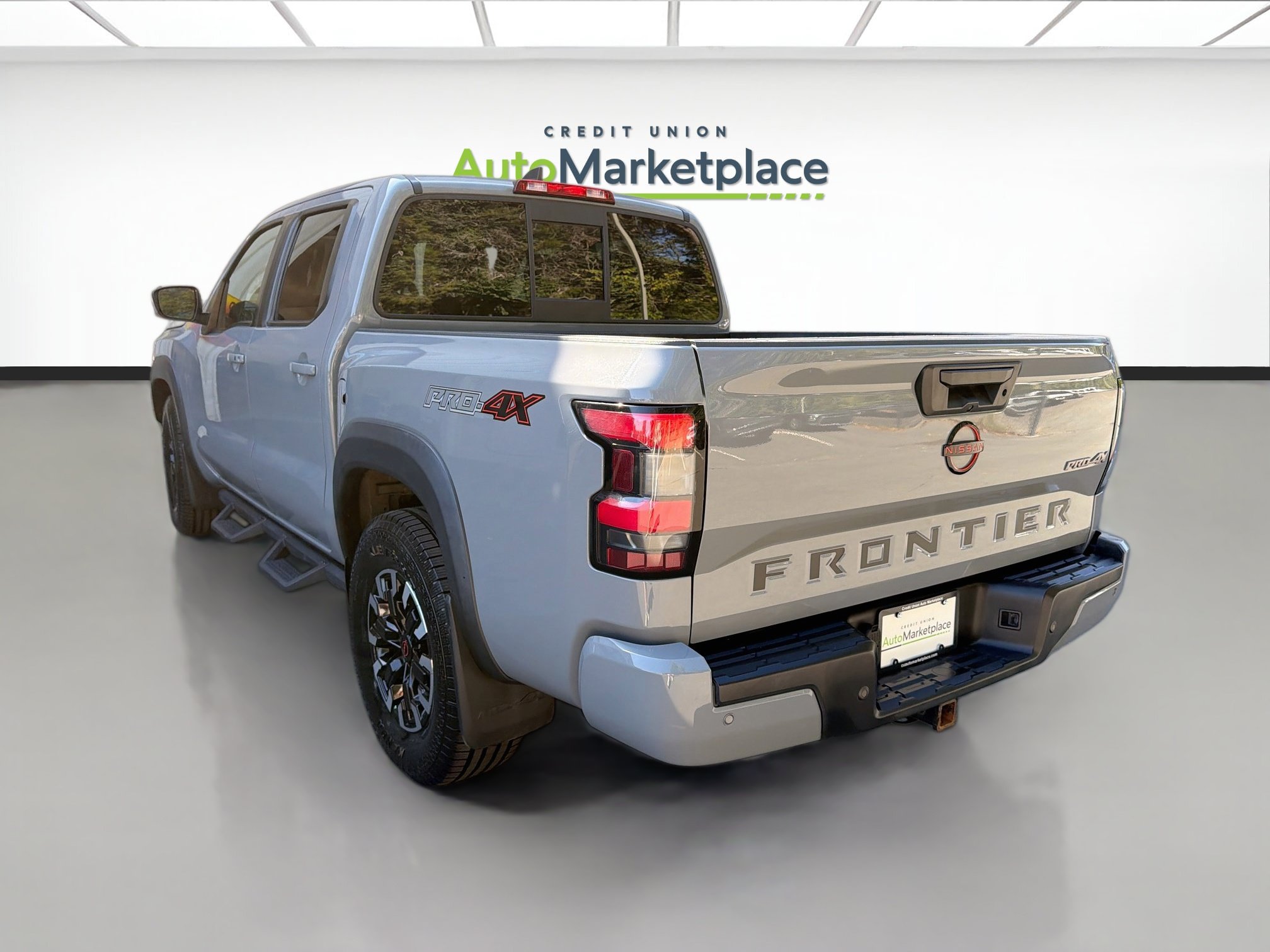 Used 2022 Nissan Frontier PRO-4X w/ Technology Package AWD/4WD image 4