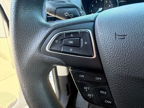 Used 2018 Ford Escape SE FWD image 12