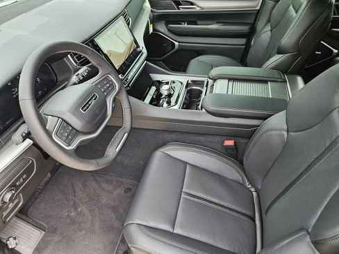 New 2026 Jeep Grand Wagoneer Limited AWD/4WD image 14