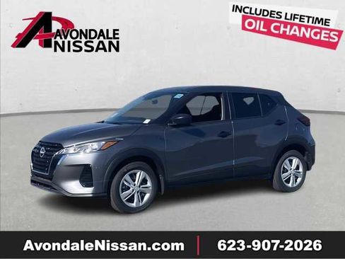 New 2025 Nissan Kicks Play S image 1