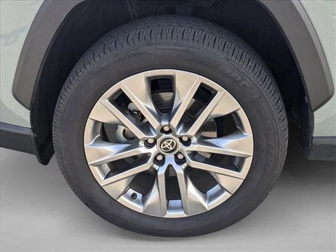 Used 2023 Toyota RAV4 XLE Premium FWD image 10