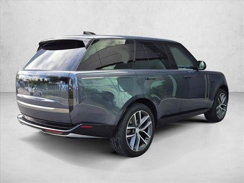 Used 2024 Land Rover Range Rover SE AWD/4WD image 5