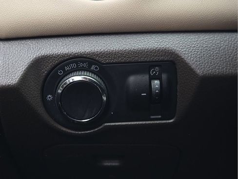 Used 2013 Chevrolet Cruze LT image 16