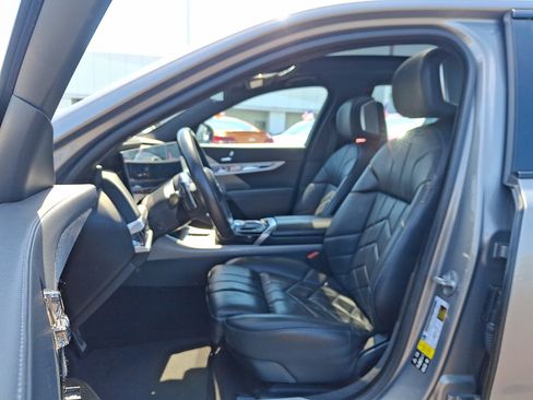 Used 2023 BMW 760i xDrive w/ Executive Package AWD/4WD image 14