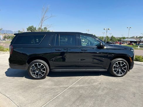 Used 2025 Chevrolet Suburban RST w/ Comfort Package AWD/4WD image 9