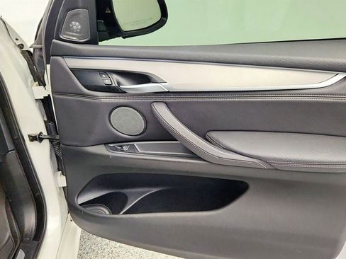 Used 2018 BMW X5 xDrive50i w/ M Sport Package image 26