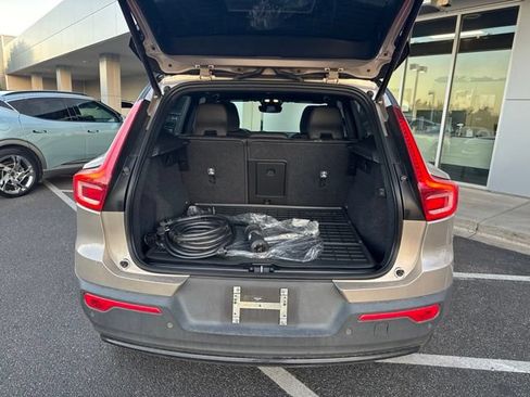 Used 2023 Volvo XC40 Recharge Ultimate w/ Protection Package Premier AWD/4WD image 6