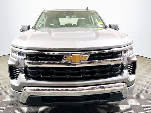 Used 2025 Chevrolet Silverado 1500 LT image 3