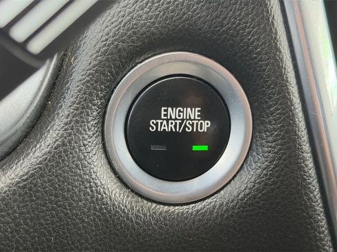 Used 2018 Chevrolet Traverse LT image 30