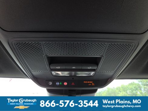 New 2026 Chevrolet Traverse LT w/ Sun and Wheel Package FWD image 24