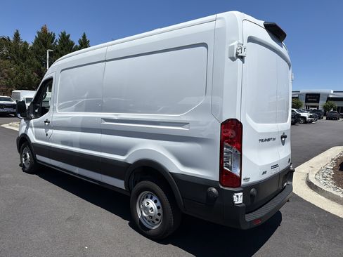 Used 2024 Ford Transit 250 148 Medium Roof Extended AWD w/ Load Area Protection Package image 8