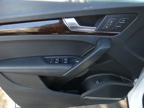 Used 2019 Audi Q5 2.0T Premium Plus w/ Premium Plus Package image 60