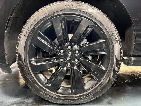 Used 2024 Lincoln Navigator Reserve image 16