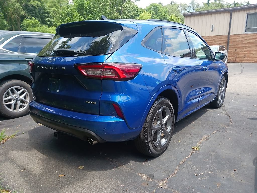 Used 2023 Ford Escape ST-Line w/ Tech Pack #1 AWD/4WD image 5