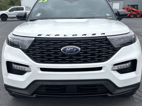 Used 2023 Ford Explorer ST-Line w/ Class IV Trailer Tow Package AWD/4WD image 14