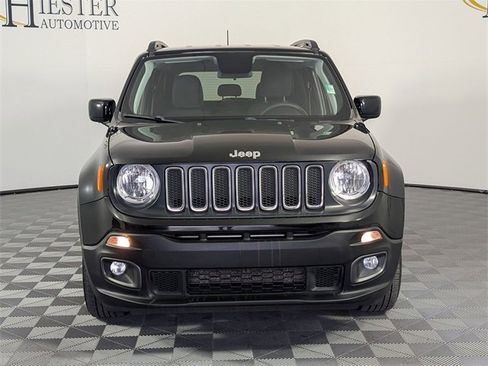 Used 2018 Jeep Renegade Latitude w/ UConnect 8.4 Nav Group image 3