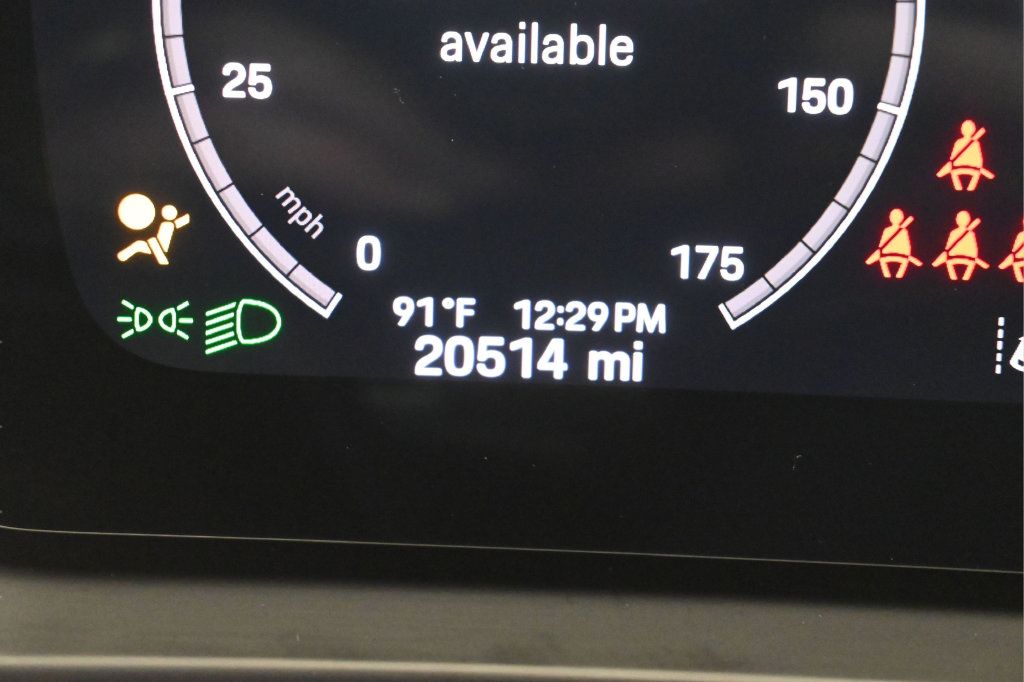 Certified 2025 Porsche Cayenne AWD/4WD image 16