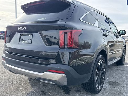 Used 2025 Kia Sorento SX image 8