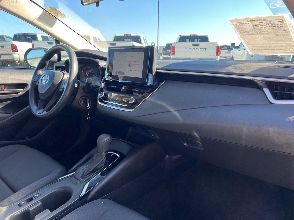 Used 2025 Toyota Corolla LE FWD image 26