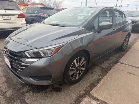 Used 2023 Nissan Versa SV FWD image 3