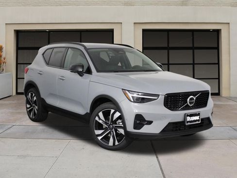 New 2026 Volvo XC40 B5 Plus w/ Climate Package image 19