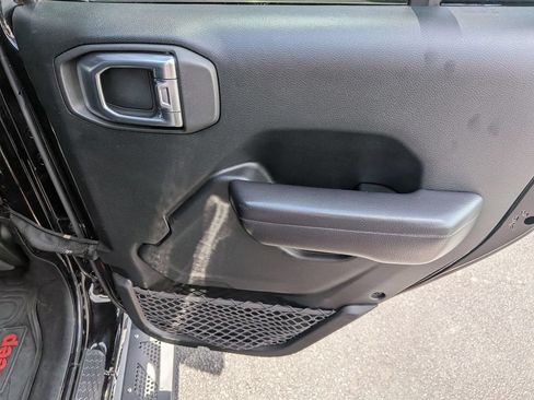 Used 2018 Jeep Wrangler Unlimited Sport S AWD/4WD image 27