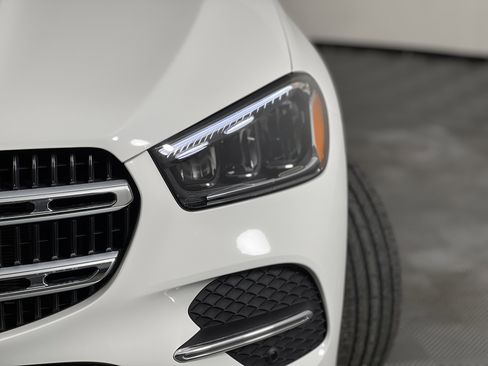 New 2026 Mercedes-Benz GLE 450e 4MATIC image 7