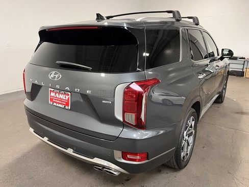 Used 2022 Hyundai Palisade Calligraphy image 3