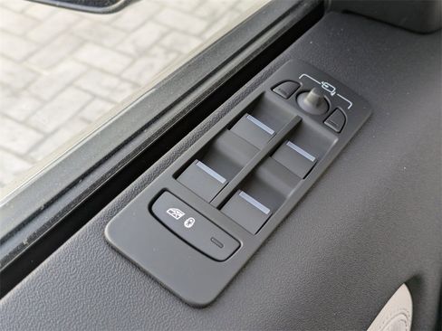 New 2025 Land Rover Discovery Sport Dynamic SE image 27