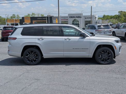 New 2026 Jeep Grand Cherokee L Limited AWD/4WD image 4