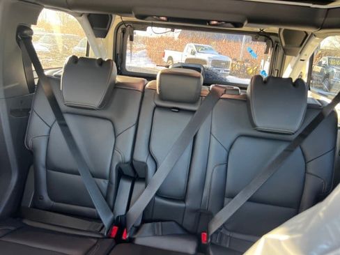 New 2025 Ford Bronco Badlands w/ Sasquatch Package AWD/4WD image 17
