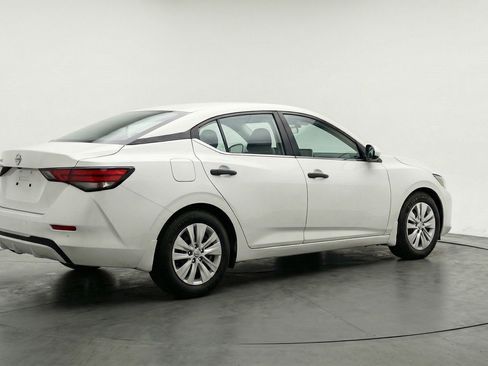 Used 2025 Nissan Sentra S image 9