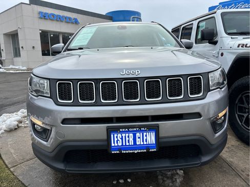 Used 2018 Jeep Compass Latitude w/ Popular Equipment Group image 4