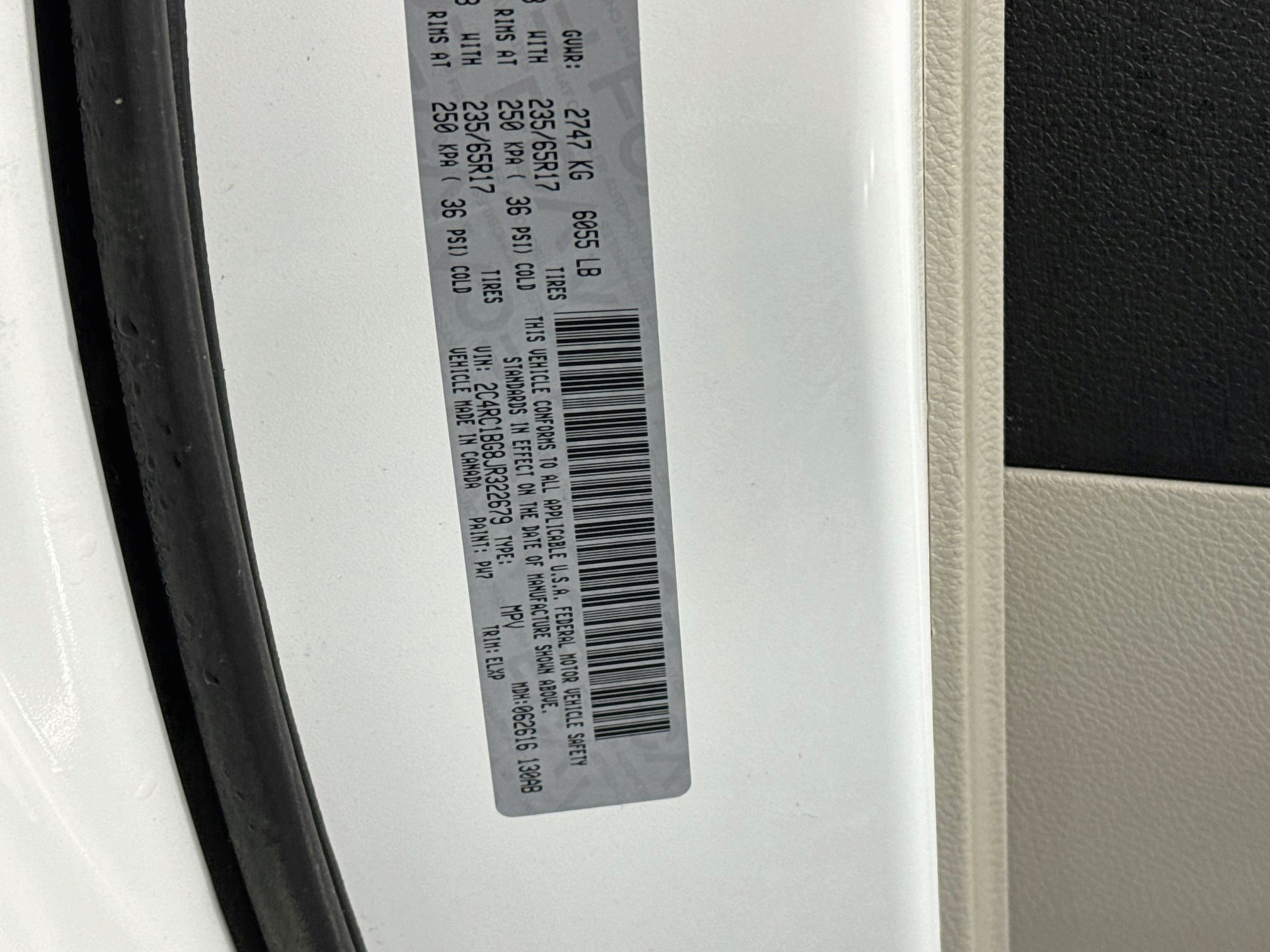 Used 2018 Chrysler Pacifica Touring-L FWD image 33